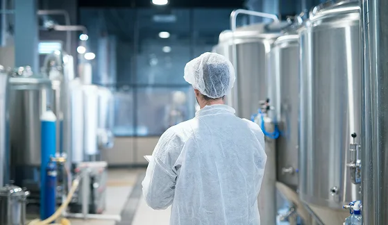 Food manufacturing equipment and protective clothing